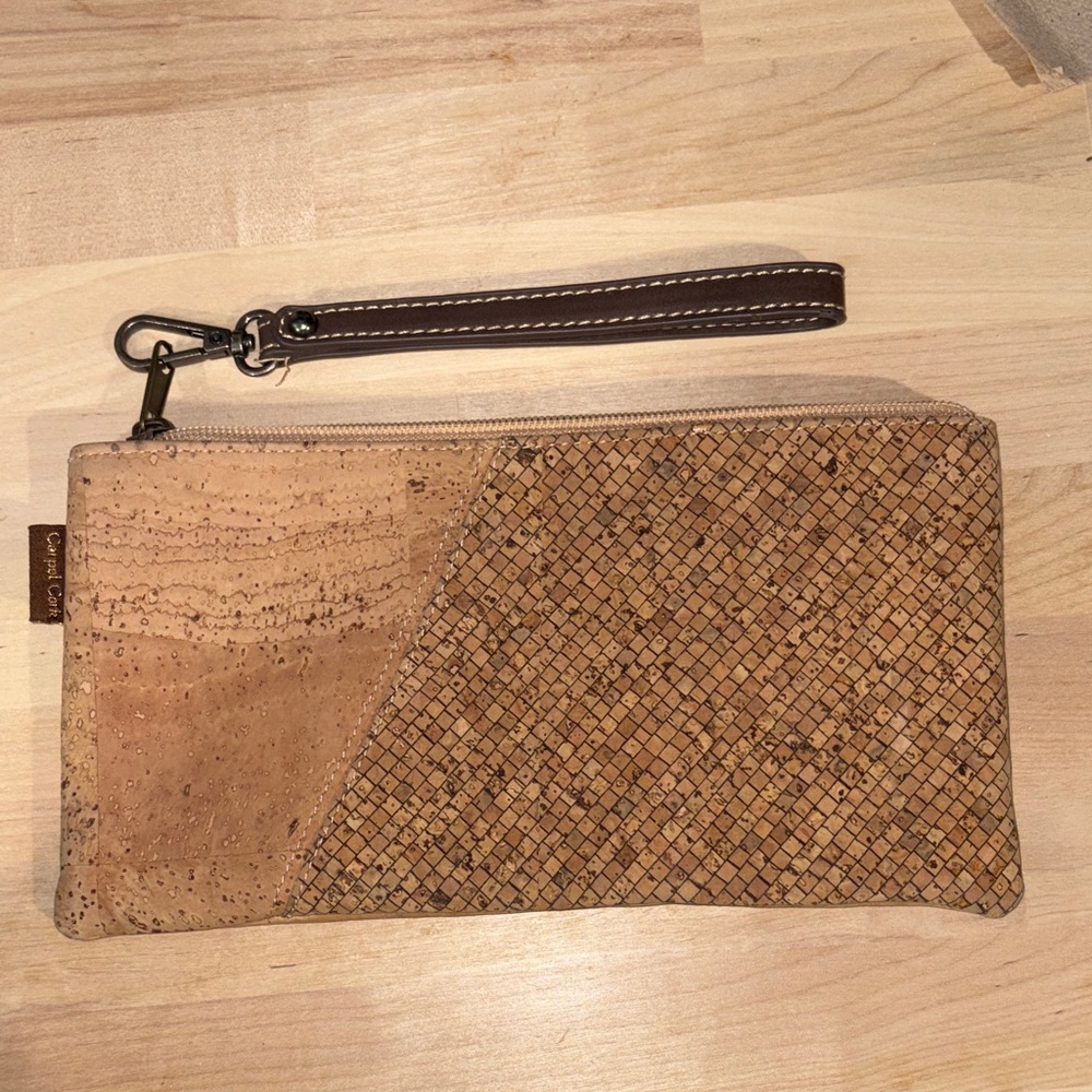 Carpel Cork - Cork Wristlet Clutch in Natural Brown